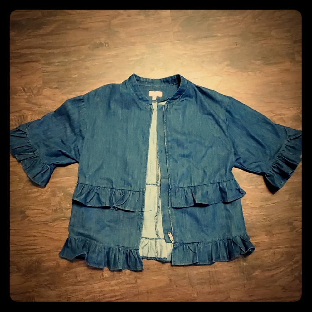 Jean jacket with ruffles